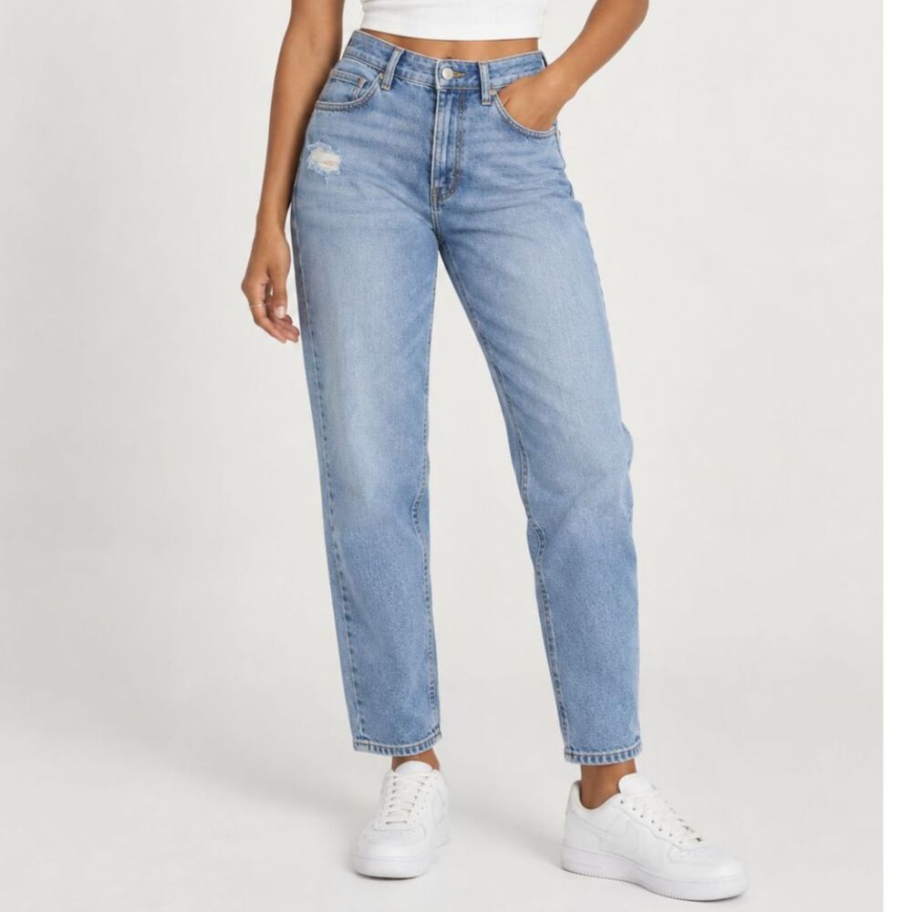 American Eagle Mom Jeans Light Wash High Rise Stretch Size 8